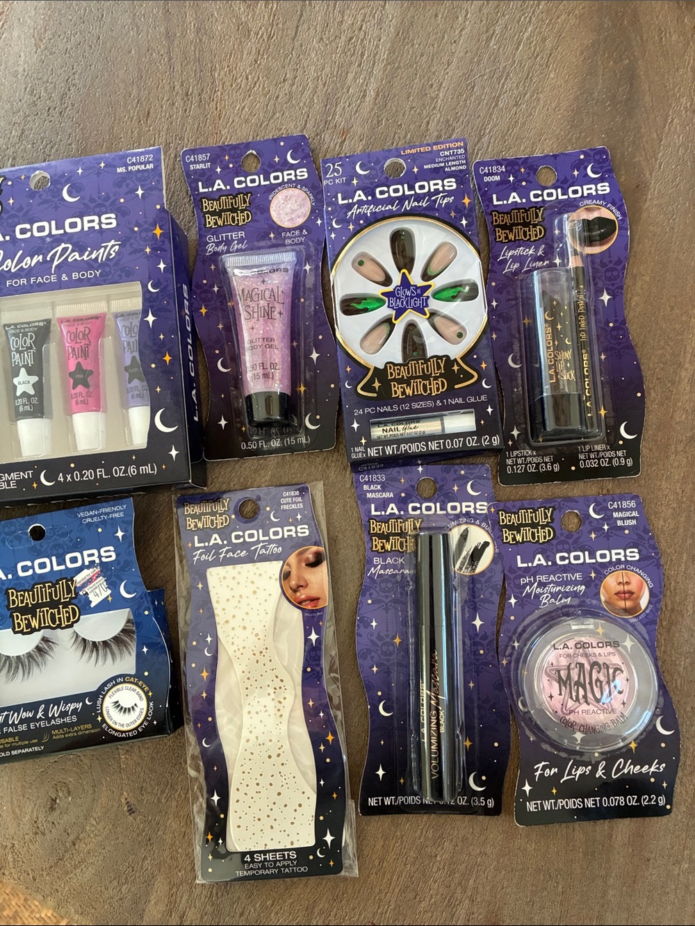 L.A. COLORS Beautifully Bewitched Party Makeup Set – Purple Halloween